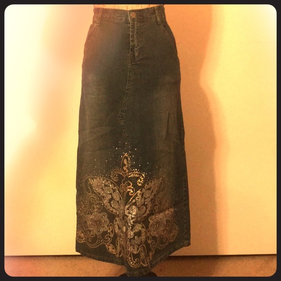 💙💙BEAUTIFUL JEAN SKIRT💙💙 - Picture 1 of 4
